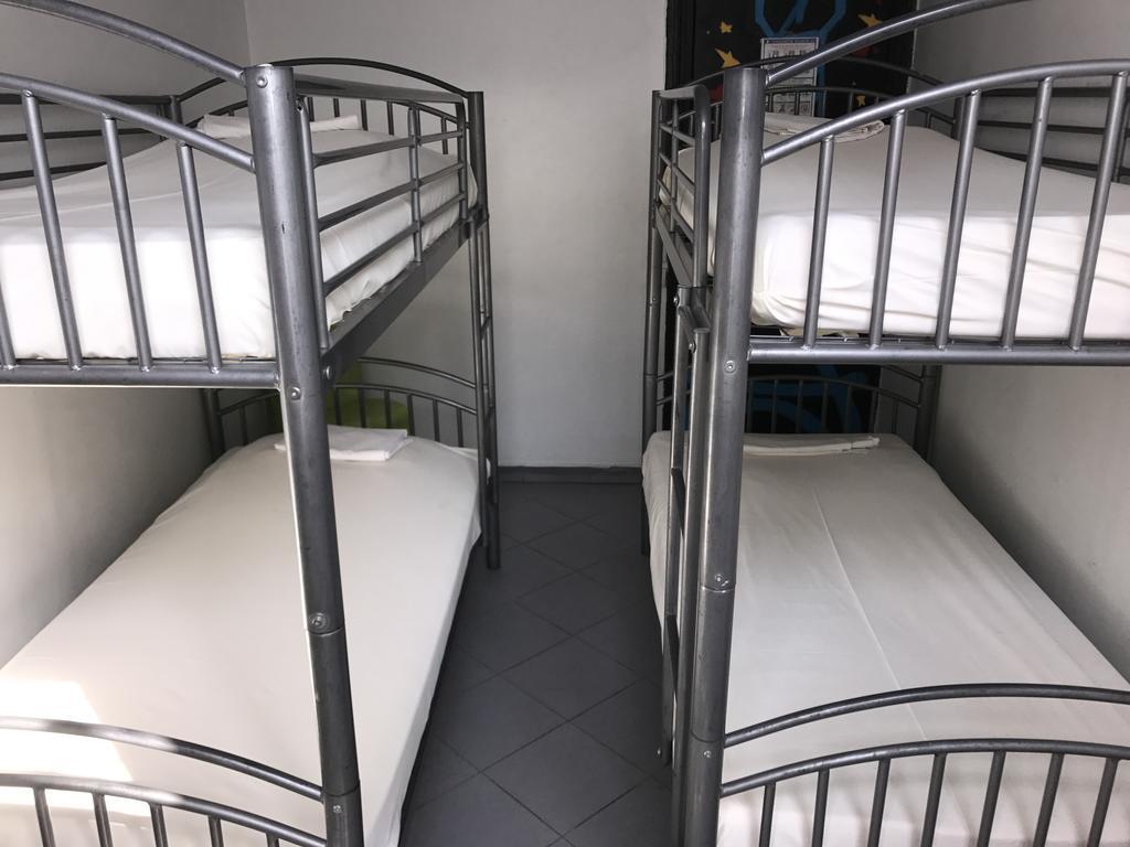 Jacobs Inn Hostel Paris Luaran gambar